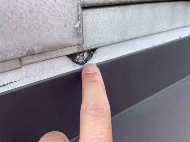 加古川市の事務所屋根の劣化箇所